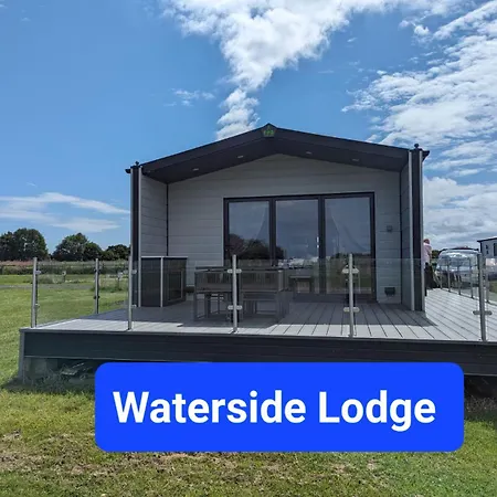 Waterside Lodge - Dog Friendly Sutton On Sea Exterior photo